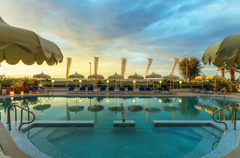 Hotel Panoramic Caorle Exterior foto
